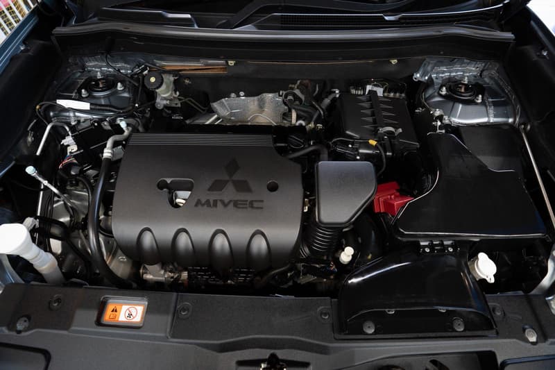 2015 Mitsubishi Outlander LS ZK photo 5