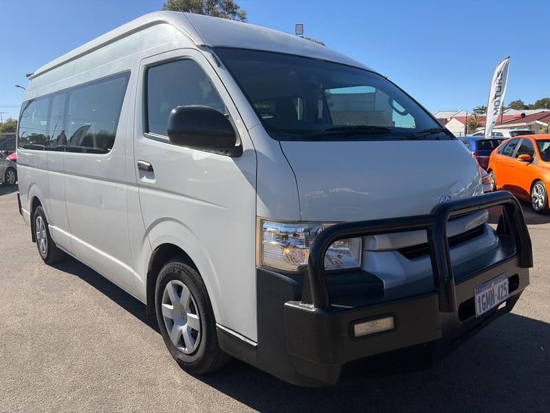 2018 Toyota Hiace COMMUTER KDH223R MY16 photo 2