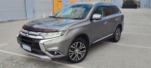 Mitsubishi Outlander Exceed 2017