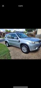 2010 FORD ESCAPE  4 SP AUTOMATIC 4D WAGON
