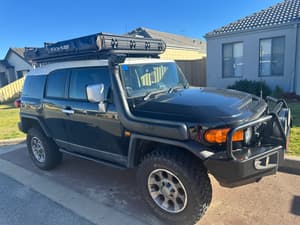 TOYOTA FJ CRUISER 2011