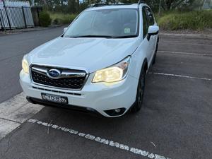 2016 Subaru Forester Premium 2.5 i  S  - Low  26,000km - 1 owner