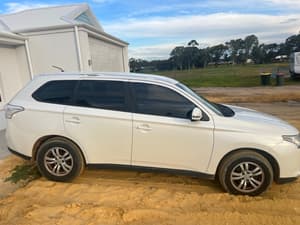 2013 Mitsubishi outlander