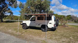 2005 toyota landcruiser troopcarrier series 78