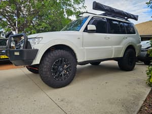 2014 Mitsubishi NX Pajero