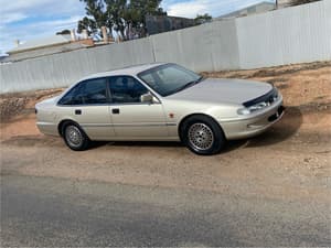 Holden vr Berlina series II v6
