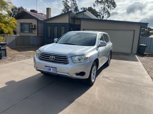 2009 TOYOTA KLUGER ALTITUDE (FWD) 5 SP AUTOMATIC 4D WAGON