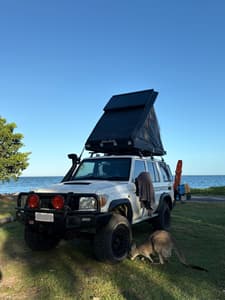 2012 TOYOTA LANDCRUISER WORKMATE (4x4) 5 SP MANUAL 4D WAGON