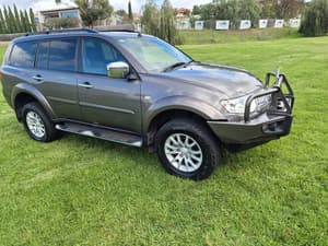 2010 MITSUBISHI CHALLENGER PB