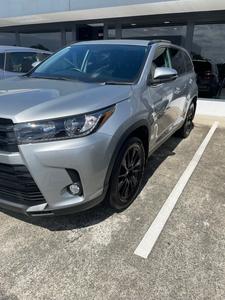 Toyota KLUGER BLACK EDITION AWD 65000km 