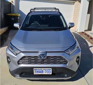 One owner! 2020 TOYOTA RAV4 CRUISER HYBRID (2WD)