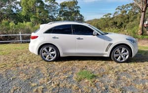 2015 INFINITI QX70