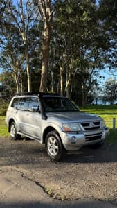 2006 Mitsubishi Pajero 