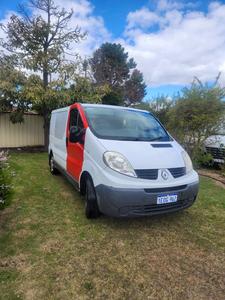 2014 RENAULT TRAFIC  4cyl DIESEL AUTO