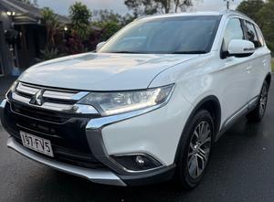 2017 Mitsubishi outlander auto 7 seat hatch 