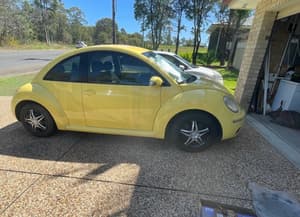 Volkswagen Beetle 2008 YELLOW  