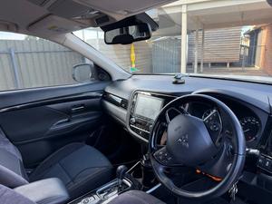 Outlander 2021 4wd 7 seater