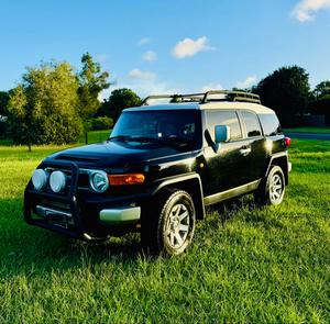 2015 Toyota FJ Cruiser 4WD – Great Condition, Drives Excellent