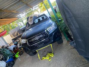 Twin cab Toyota Hilux 2018 model