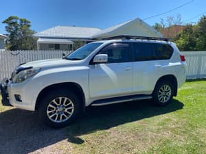 2011 TOYOTA LANDCRUISER PRADO KAKADU (4x4) 5 speed auto