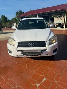 Toyota 2010 RAV 4 (2WD) 5 speed manual 
