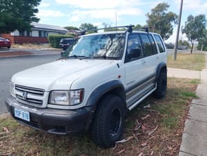 2001 HOLDEN JACKAROO 5 SP 4x4 SEVEN SEATS - SERIOUS OFFERS CONSIDERED