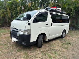 Toyota hiace 2017