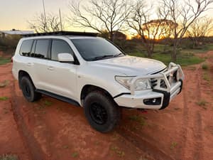 Toyota landcruiser 200 