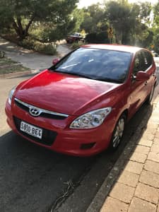 Red Hyandai i30 2008