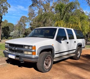 HOLDEN CHEV SUBURBAN  MOB: 