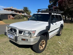 2000 NISSAN PATROL ST (4x4) 4 SP AUTOMATIC 4x4 4D WAGON