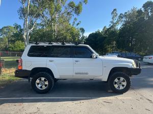 2012 NISSAN PATROL ST (4x4) 5 SP MANUAL 4D WAGON