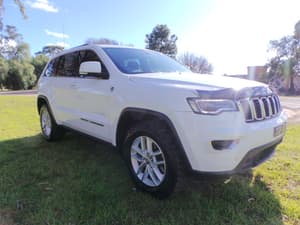2017 JEEP GRAND CHEROKEE LAREDO (4x4)