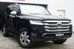 2023 Toyota Landcruiser Sahara FJA300R