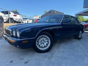 2000 Jaguar XJ8 Auto
