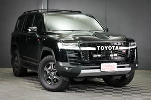 2025 Toyota Landcruiser GR Sport FJA300R