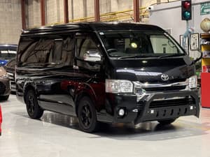 2017 TOYOTA Hiace COMMUTER