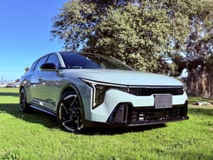 2025 Kia K4 GT-Line CL4m