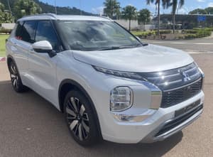 2025 Mitsubishi Outlander Exceed ZM