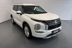 2024 Mitsubishi Outlander LS ZM