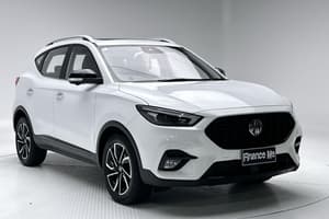 2023 MG ZST Essence