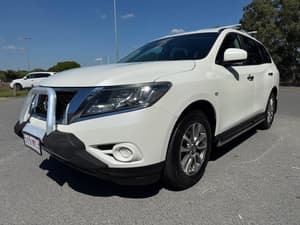 2015 Nissan Pathfinder ST N-TREK R52