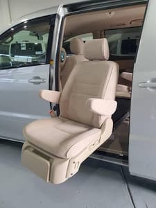 2004 Toyota ALPHARD WELCAB MNH15