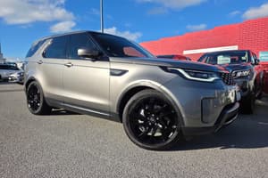 2023 Land Rover Discovery D300 SE Series 5