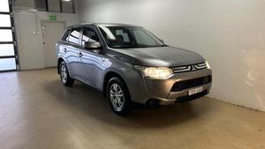 2013 Mitsubishi Outlander ES ZJ