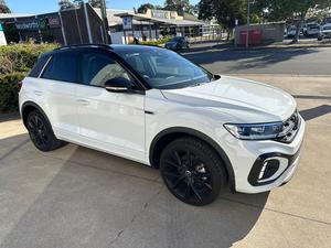 2025 Volkswagen T-Roc 140TSI R-Line D11