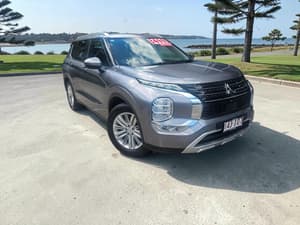 2023 Mitsubishi Outlander LS ZM