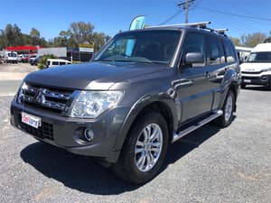 2013 Mitsubishi Pajero VR-X NW