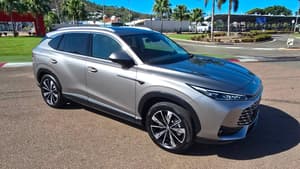 2025 MG HS Hybrid+ Essence AS33H