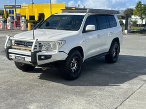 2010 TOYOTA LANDCRUISER SAHARA (4x4)  AUTO RWC REGO